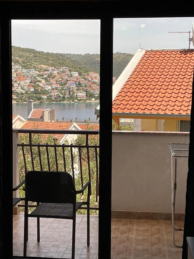 Apartment Holiday House Jakasa Trogir Kroatien