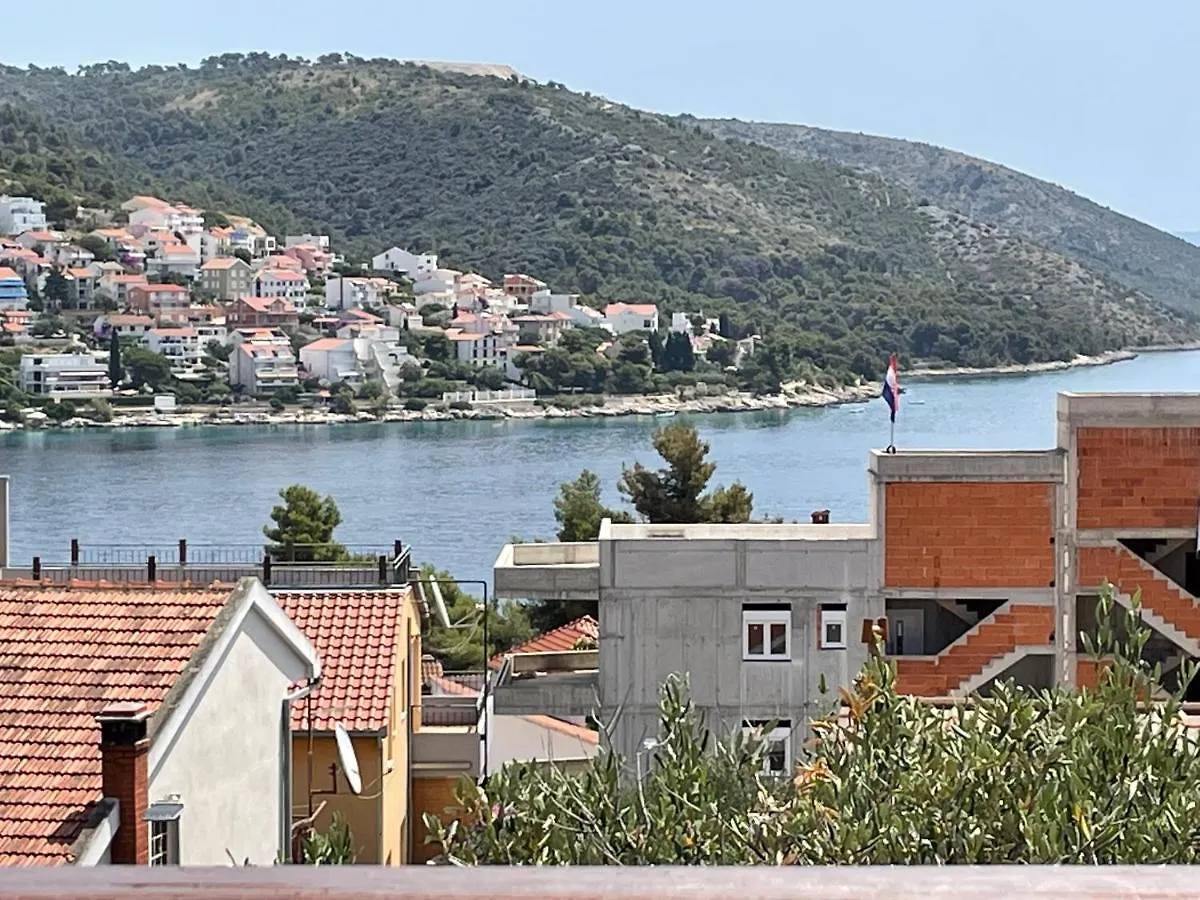 Apartment Holiday House Jakasa Trogir